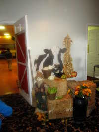 Friendship Circle decorates for a 'Sukkafest'