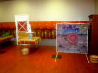 Friendship Circle decorates for a 'Sukkafest'
